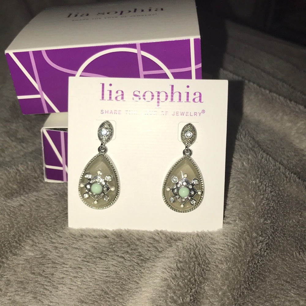 Lia Sophia teardrop earrings